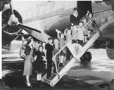 1955-planesteps02.jpg (42695 bytes)