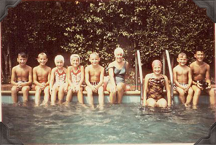 1960-Armybasepool1.jpg (89542 bytes)