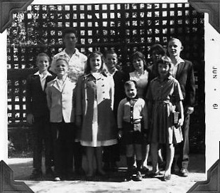 1961-churchsunday2.jpg (47804 bytes)